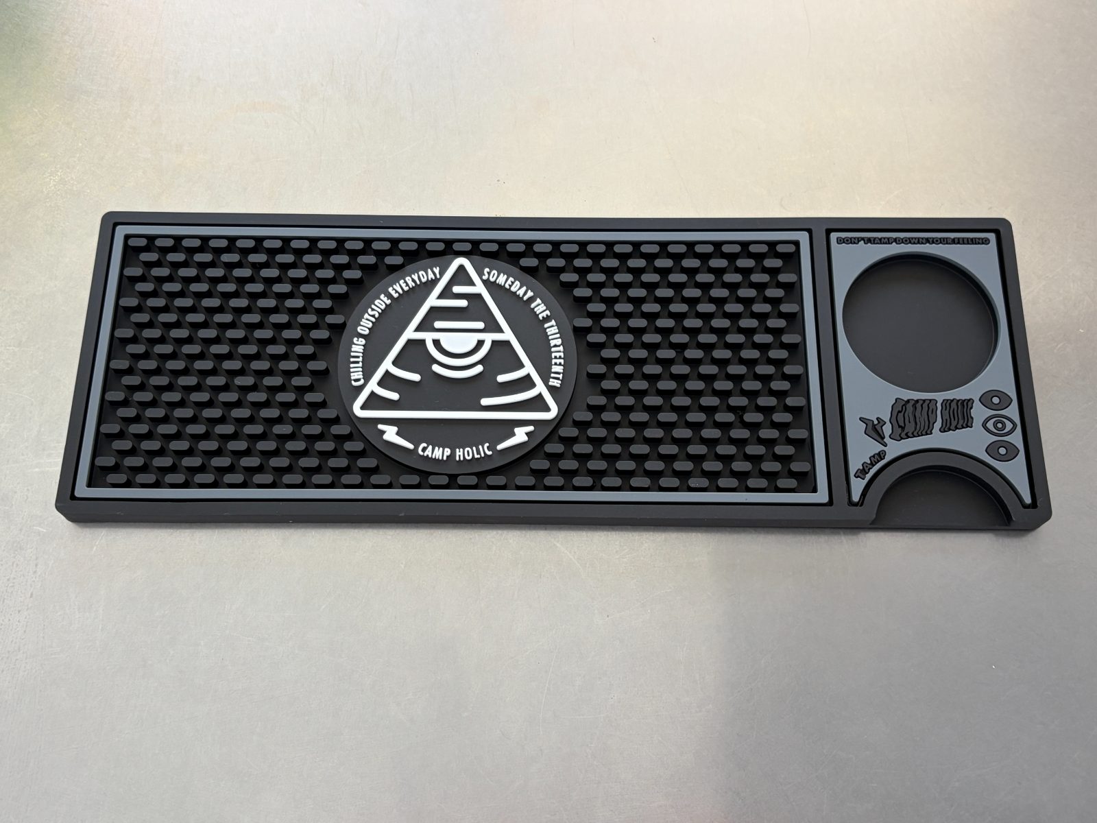 SOMEDAY THE THIRTEENTH BAR MAT の全体