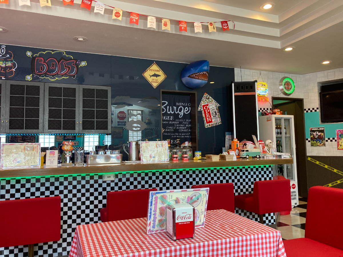 craft burger BONのアメリカンな店内