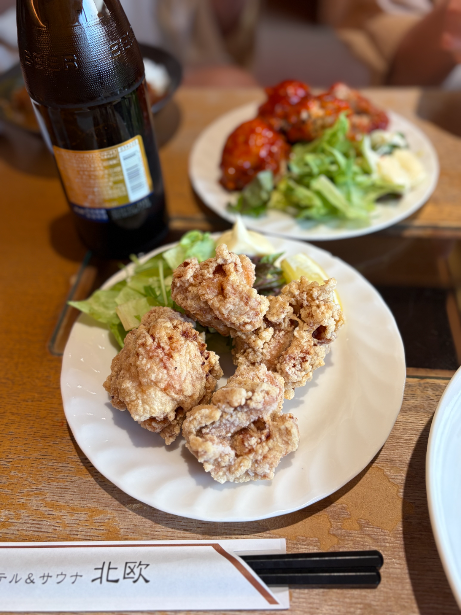 唐揚げと肉団子とビール