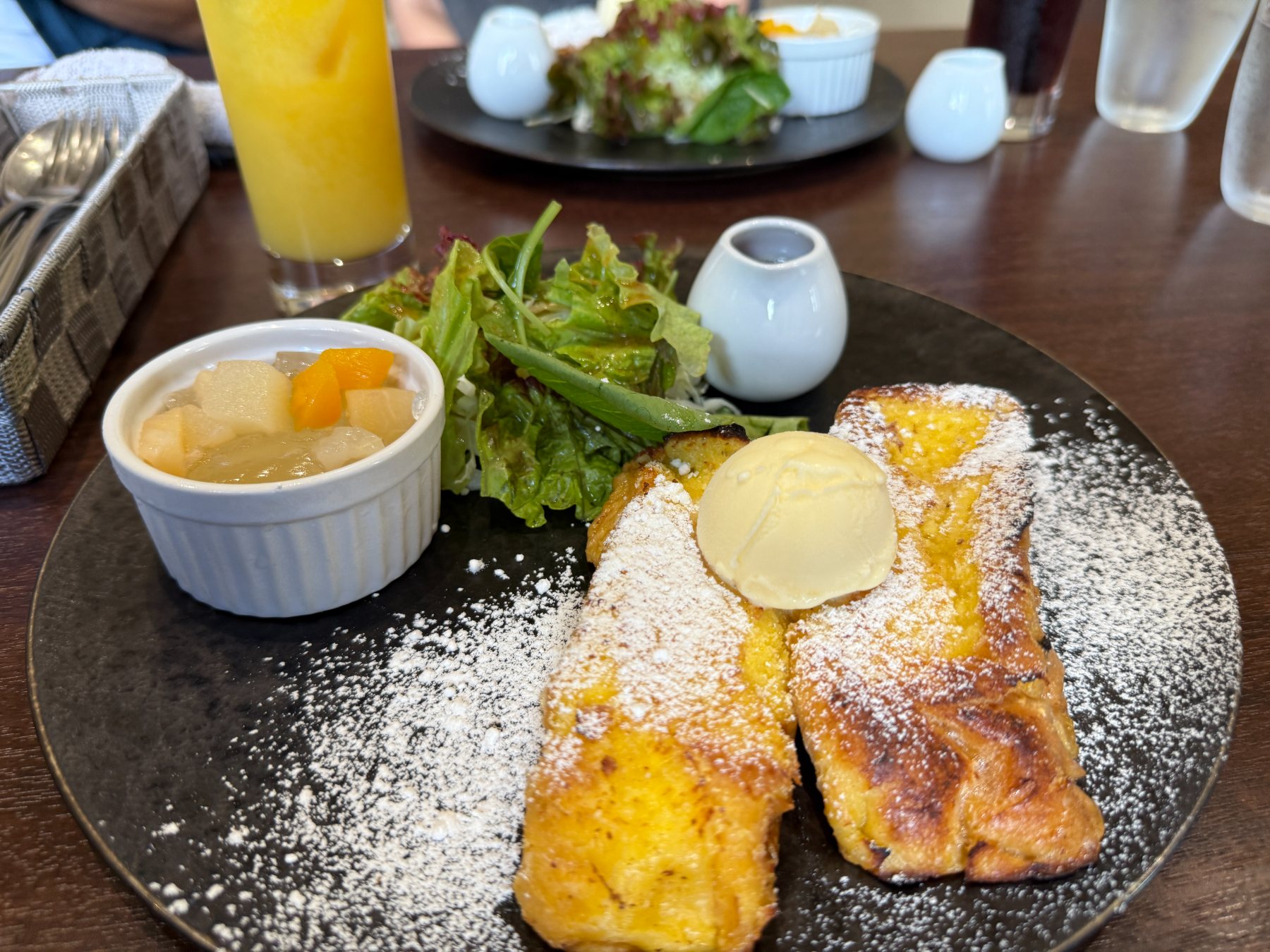 カフェのフレンチトーストのプレート