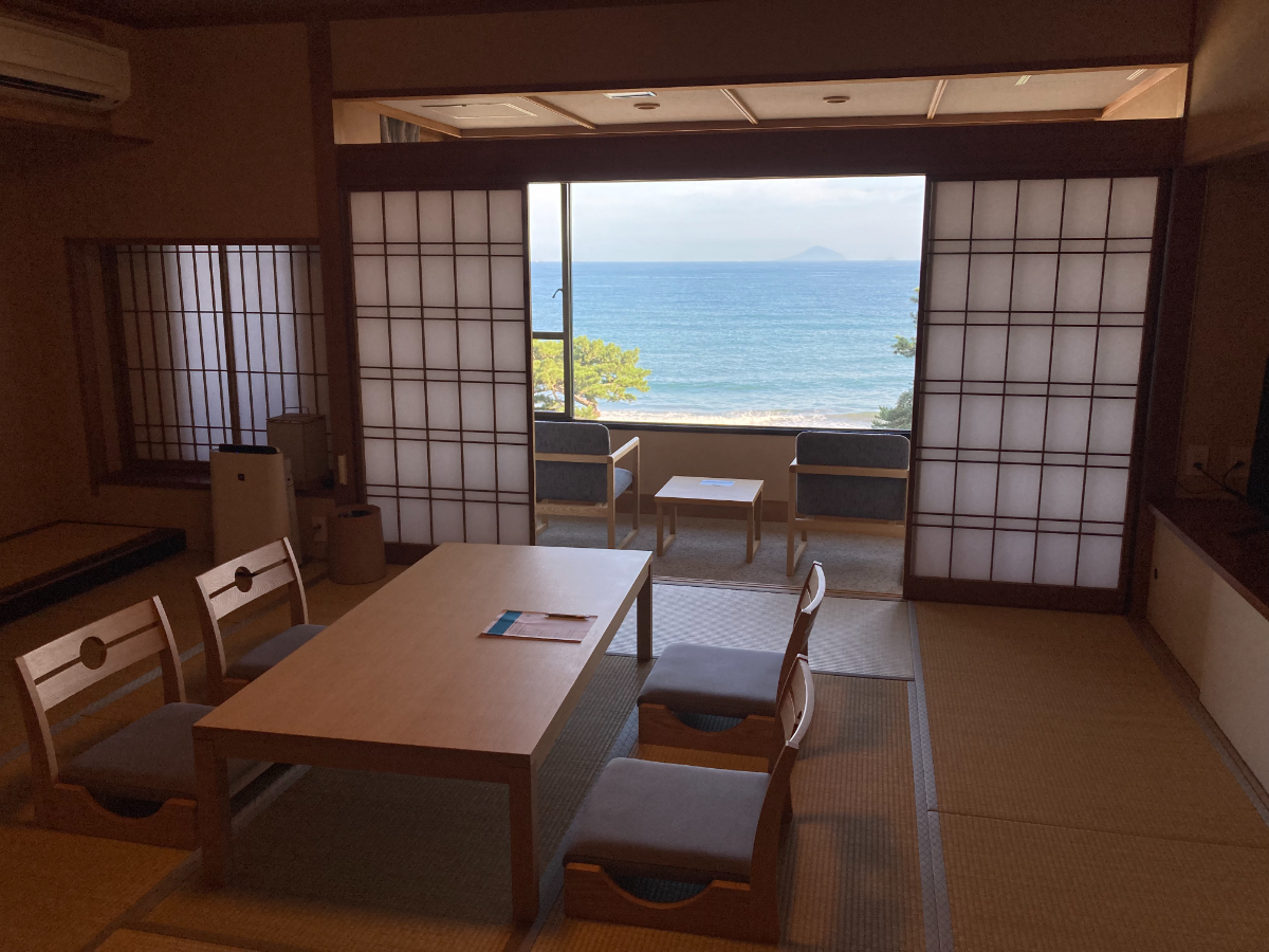今井荘の客室から見える海