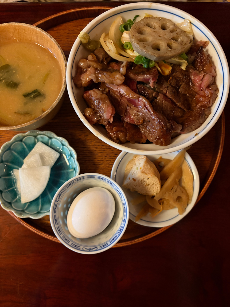 和牛ステーキ丼の御膳