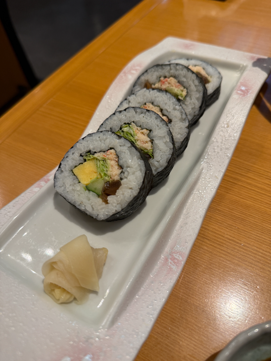 別に注文したサラダ巻き