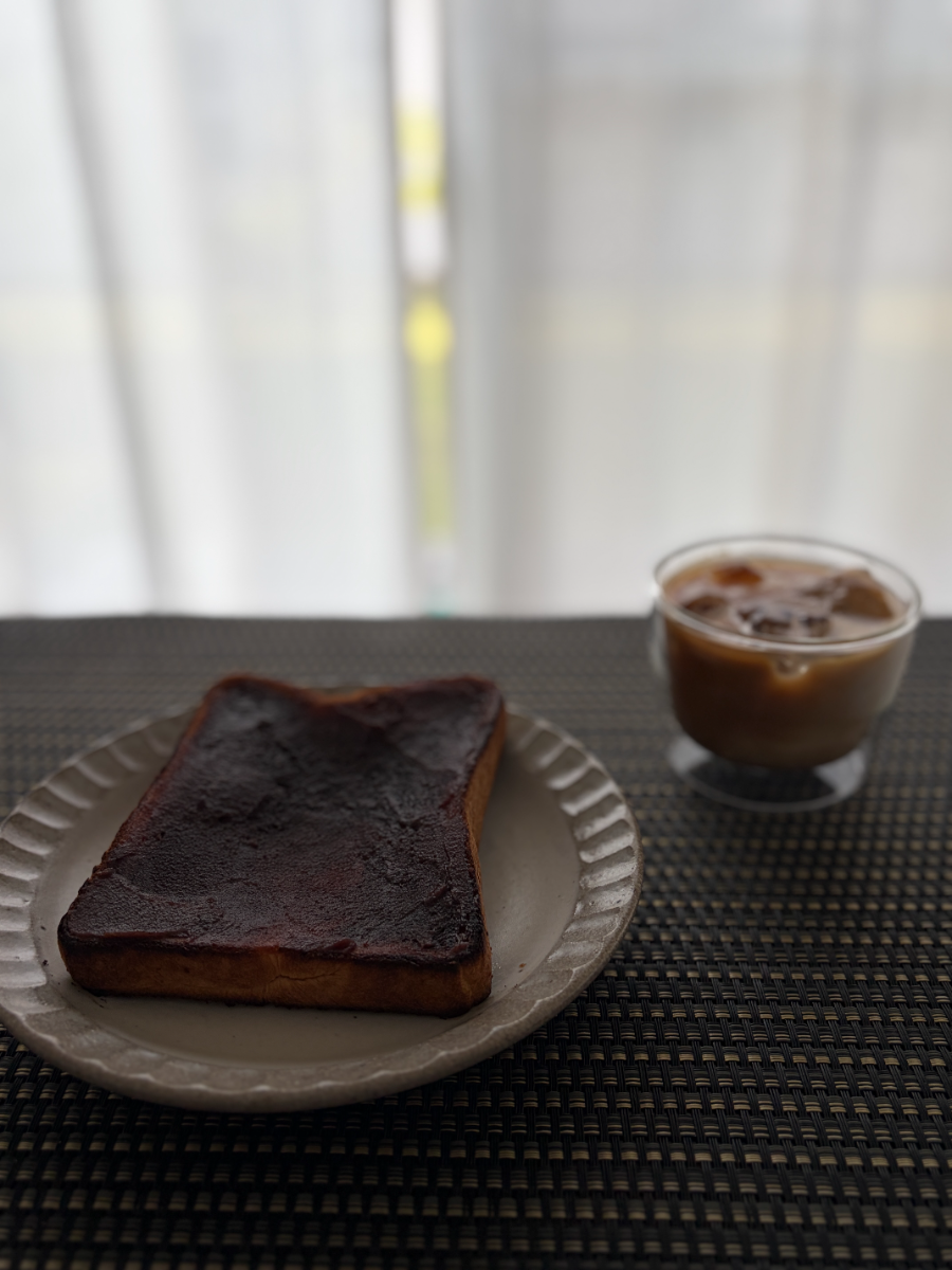 あんトーストとカフェラテ