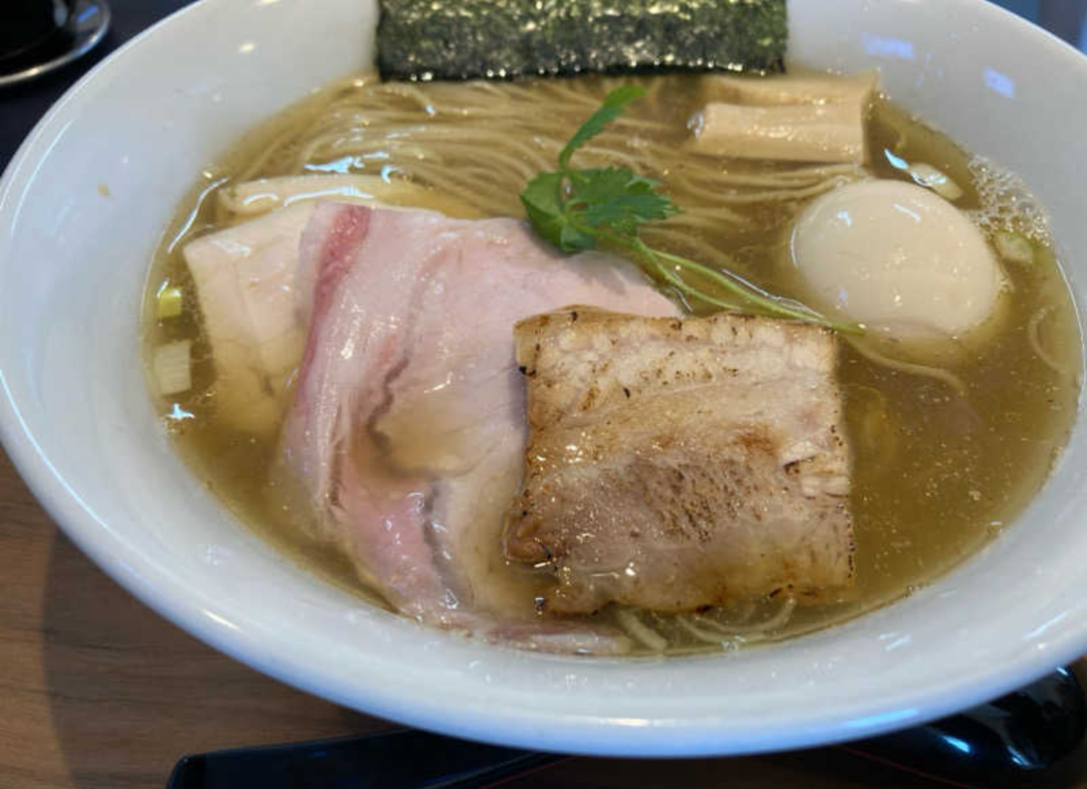 麺屋AMOREの塩ラーメン