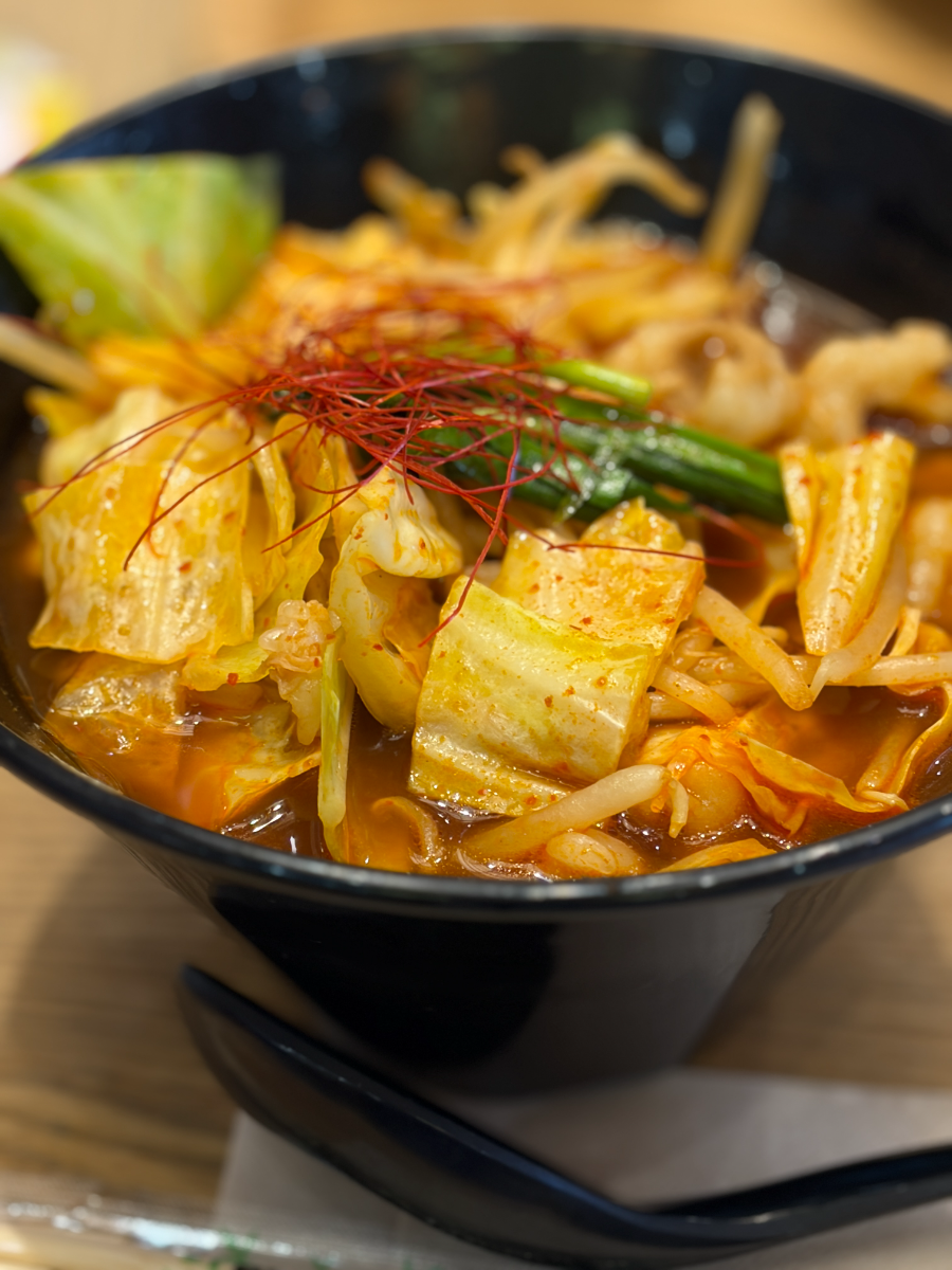 RAKU SPA Cafe 浜松のホルモンゴロゴロラーメン