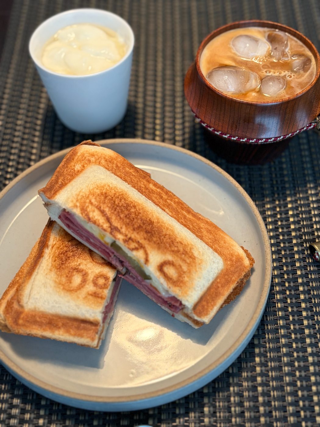軽く抜けて、苦味が弱い。