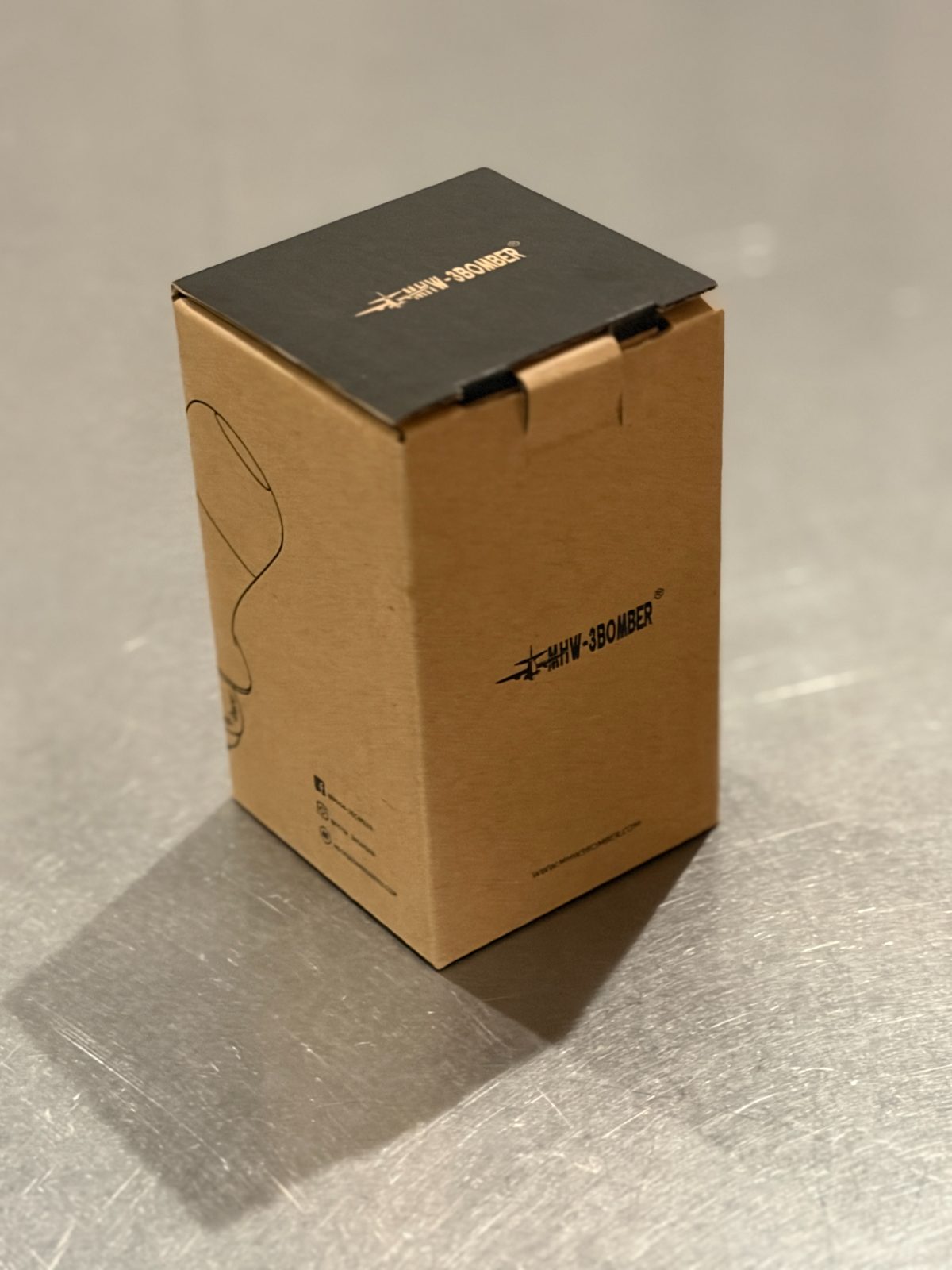 MHW-3BOMBER のタンパーの箱
