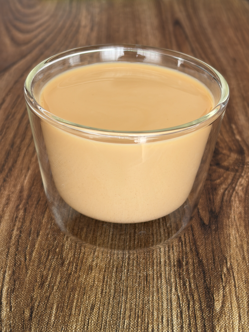 Varia SIPのデュアルウォールグラスに入れたカフェオレ